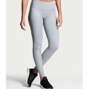 VS Sport | Total Knockout Gray leggings